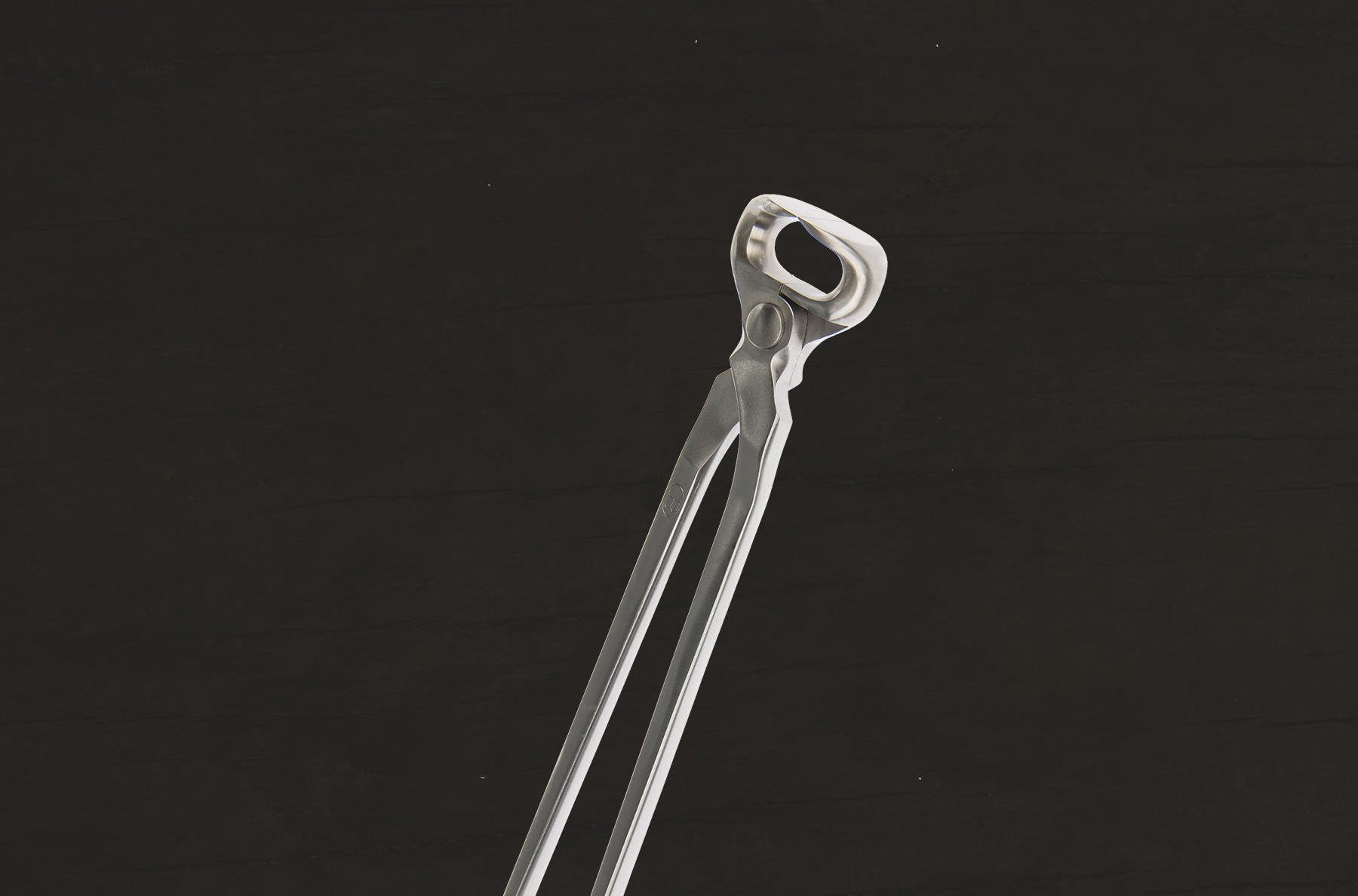 Jim Blurton Race Track Nippers, visit the official Jim Blurton shop to buy online, horseshoes, farrier tools & accessories distributed worldwide.