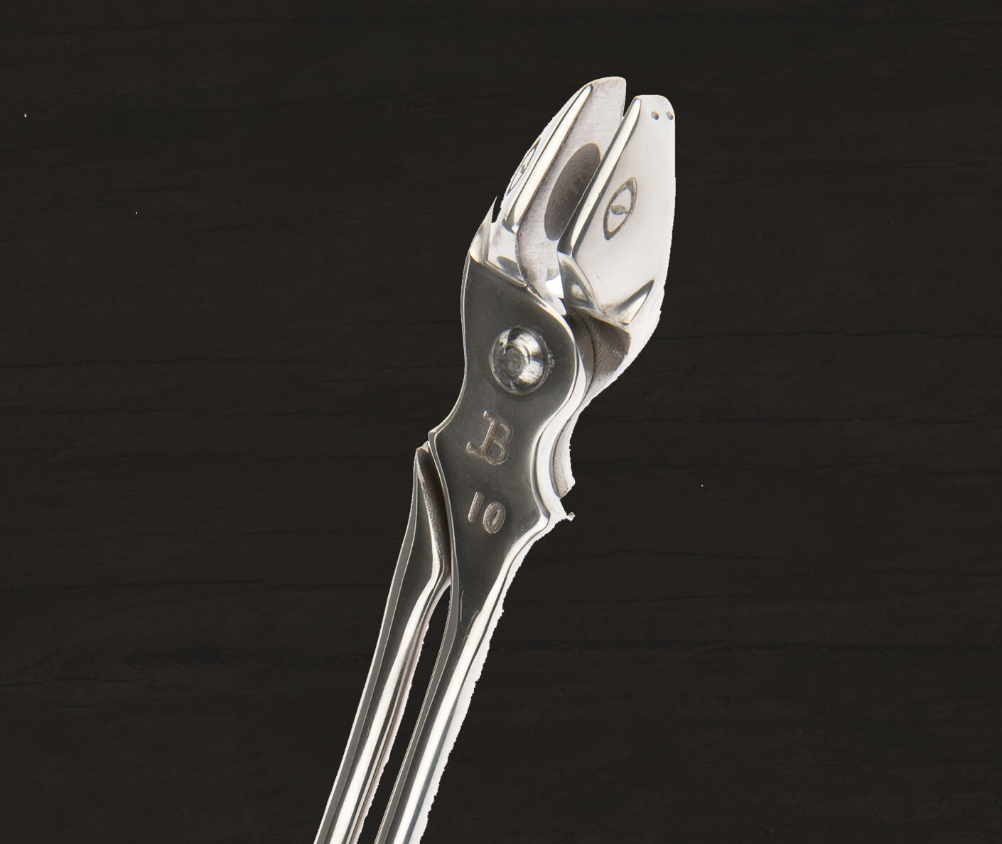 Jim Blurton Snake Eye Tong, visit the official Jim Blurton shop to buy online, horseshoes, farrier tools & accessories distributed worldwide.